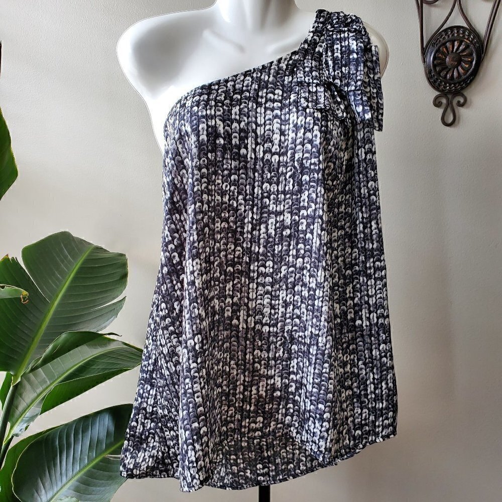 NWT ONE-SHOULDER FOREVER 21 TOP XL